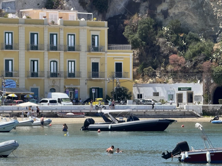 Schlauchboot mieten in Terracina zum besten Preis