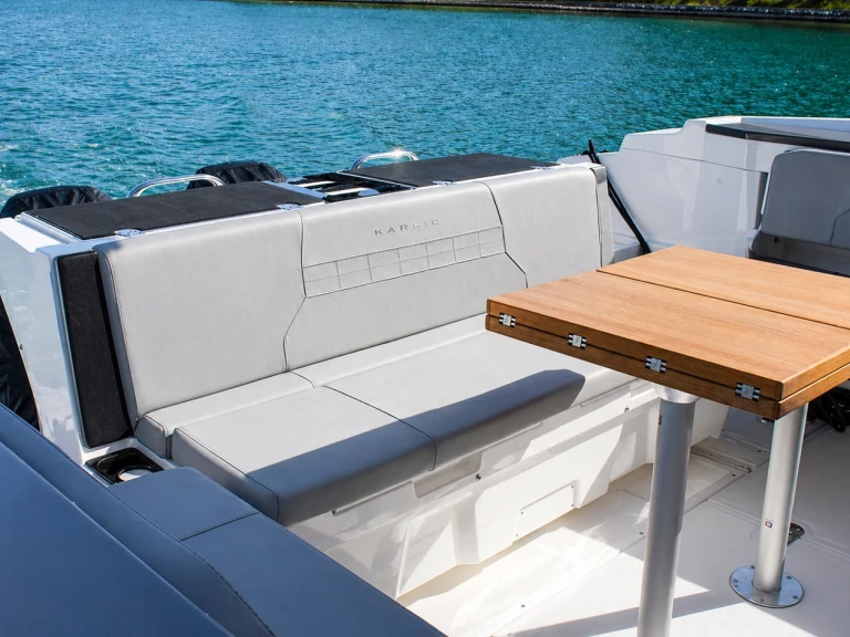 Vermietung Motorboot Karnic mit Führerschein