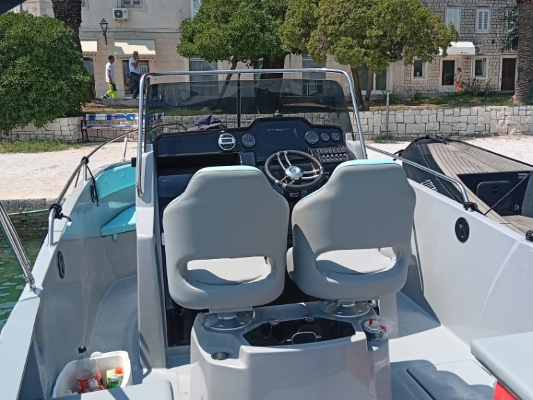 Motorboot mieten in Split - Jeanneau Cap Camarat 7.5 CC Style