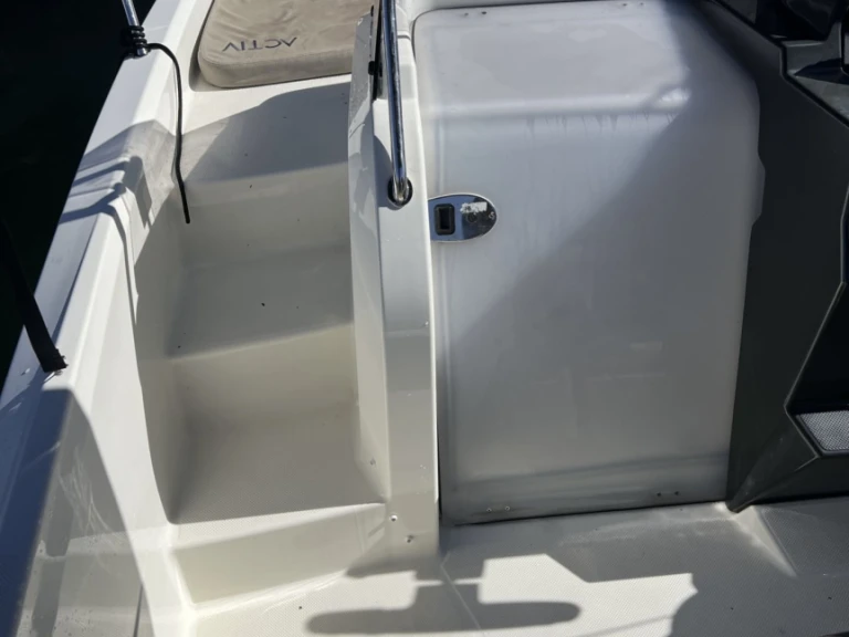 Boot mieten Marseille günstig Activ 675 Sundeck