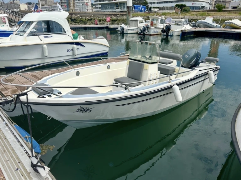 Motorboot mit oder ohne Skipper B2 Marine mieten in Le Havre