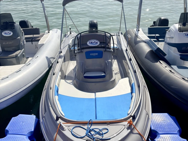 Vermietung Motorboot Ranieri mit Führerschein