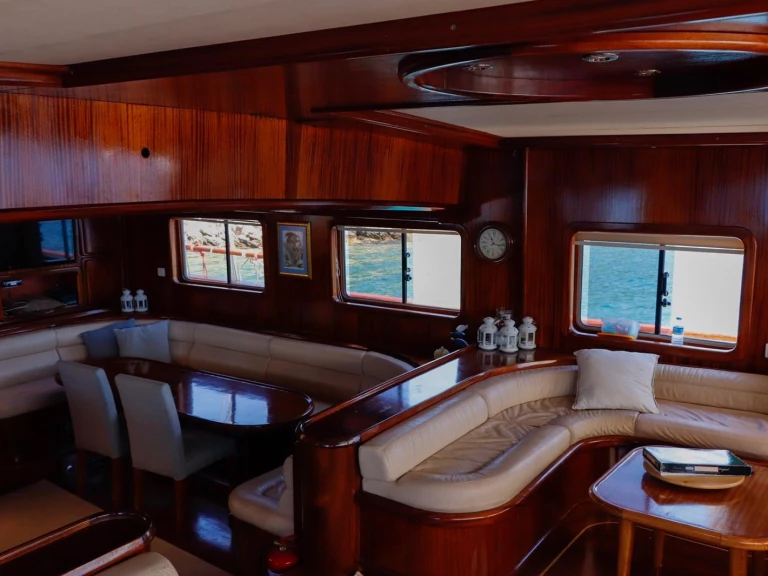 Vermietung Segelboot Custom Made mit Führerschein