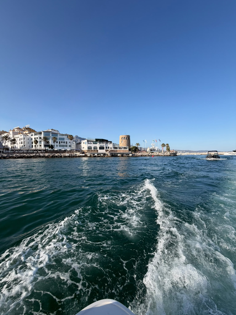 Motorboot mit oder ohne Skipper Monterey mieten in Marbella