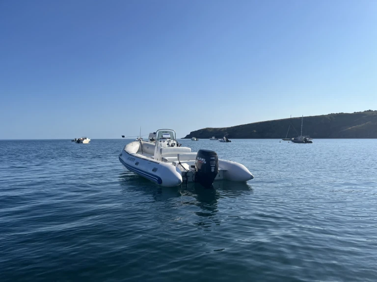 Bootsverleih Bombard Explorer 640 SB Locmaria Samboat