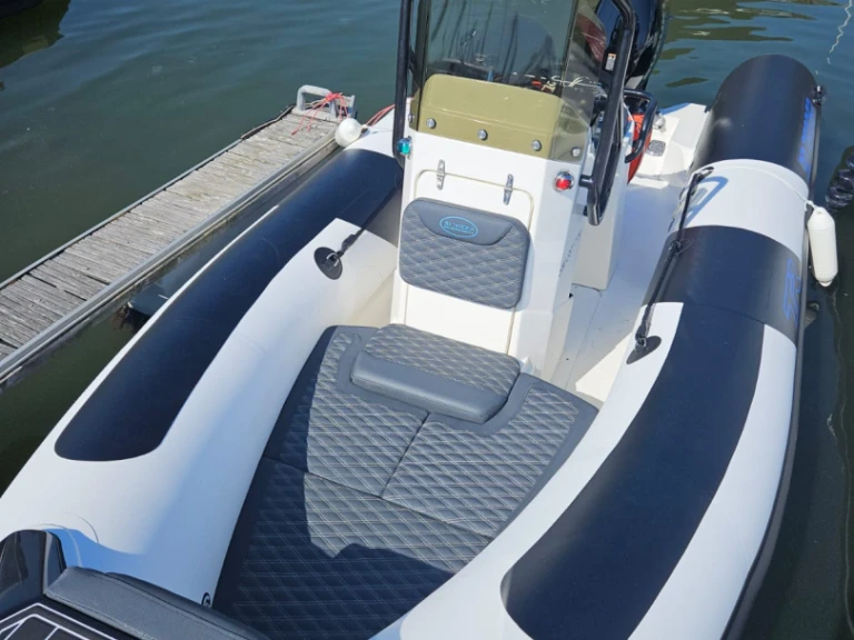 Ein 3D Tender TR54 mieten in Pornichet