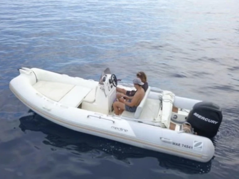 Schlauchboot mit oder ohne Skipper Medline mieten in Frankreich