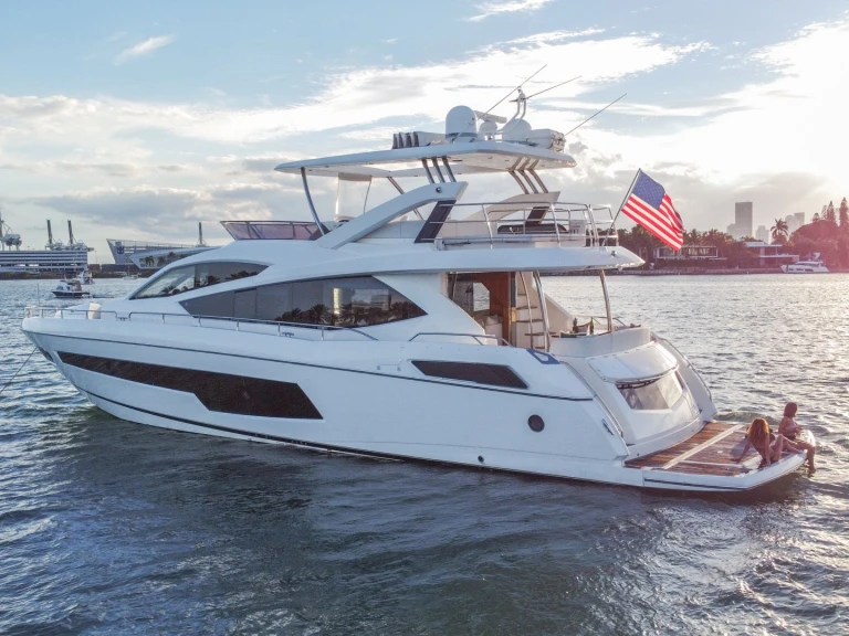 Sunseeker Asha mieten Miami