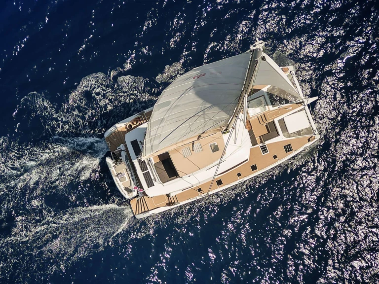 Ein Fountaine Pajot NEOW mieten in Karibik