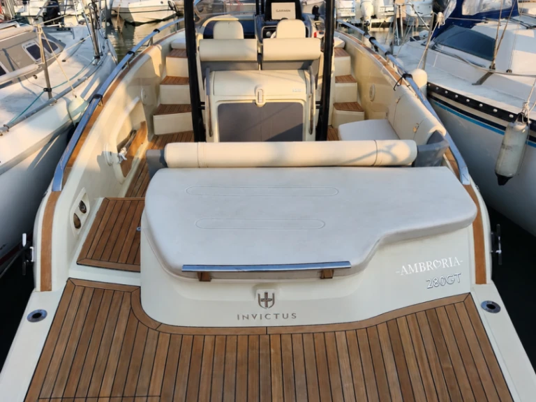 Yacht mieten in Mandelieu-la-Napoule - Invictus  Invictus 280 TT