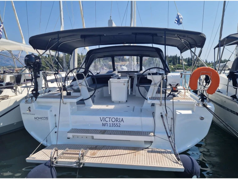 YachtCharter in Álimos - Bénéteau Oceanis 46.1 auf SamBoat