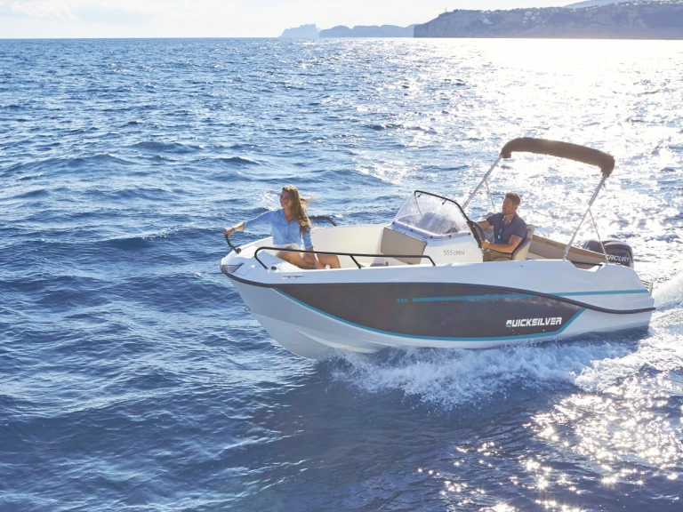 Motorboot mit oder ohne Skipper Quicksilver mieten in Saint-Laurent-du-Var