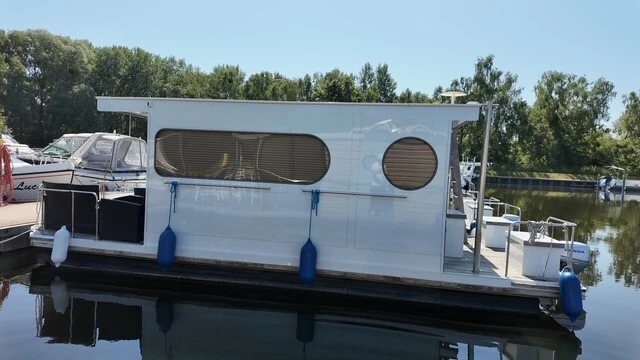 YachtCharter in Zehdenick - Hausboot Hausboot Valencia auf SamBoat