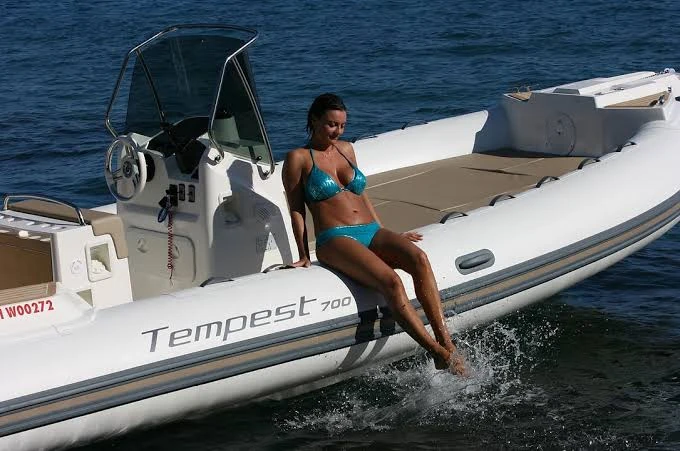 Vermietung Schlauchboot Capelli mit Führerschein