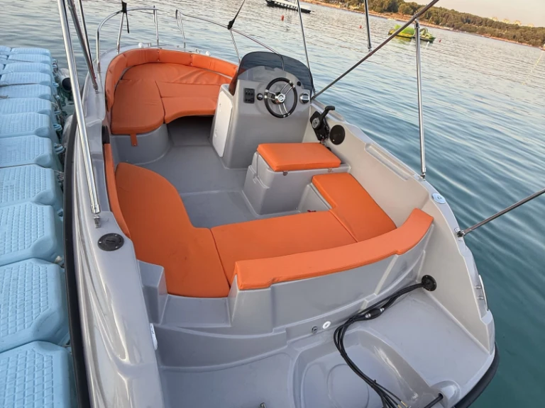 Bootsverleih sport-mare Luka Pula Samboat