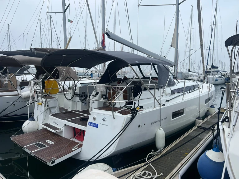 Jeanneau Sun Odyssey 440 mieten San Vincenzo