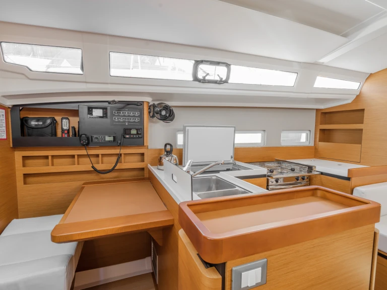 Ein Jeanneau Sun Odyssey 410 mieten in Préveza