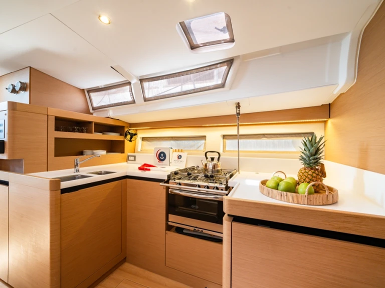 Ein Jeanneau Sun Odyssey 490 mieten in Lavrion
