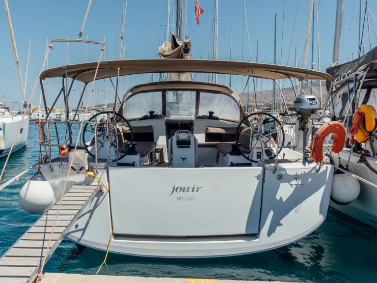 Ein Jeanneau Sun Odyssey 490 mieten in Néa Péramos