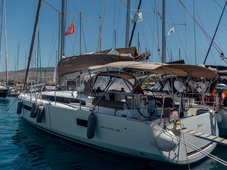 Boot mieten Néa Péramos günstig Sun Odyssey 490