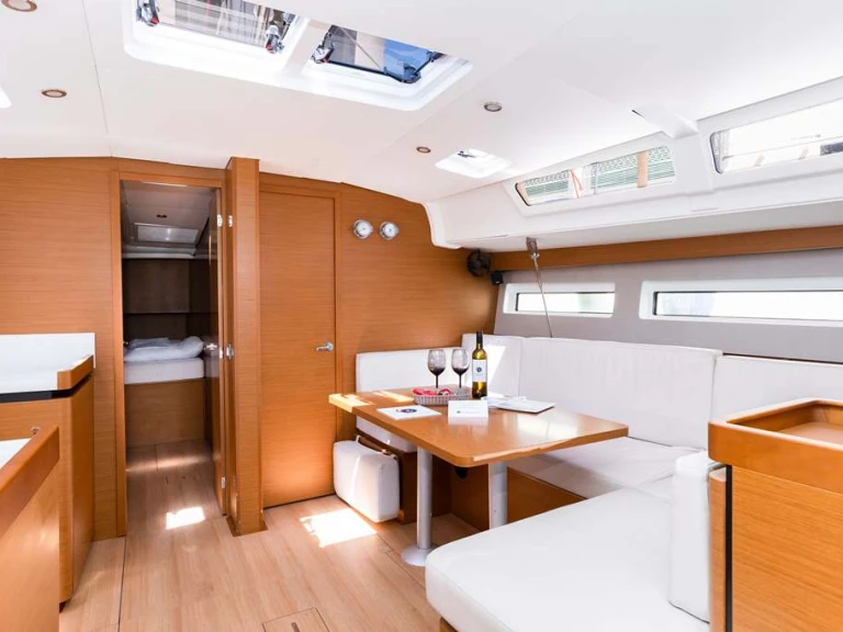 Jeanneau Sun Odyssey 490 mieten Néa Péramos