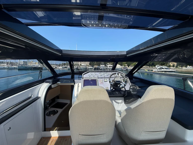 Motorboot mieten in Pula - Focus Focus Power 44