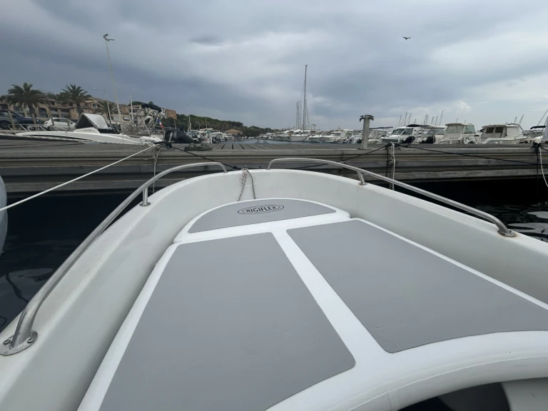 Bootsverleih Jeanneau Cap 400 Console Six-Fours-les-Plages Samboat