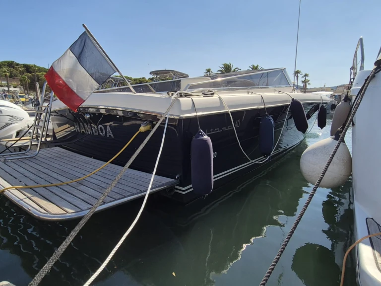 Ein Itama 40 mieten in Port Grimaud