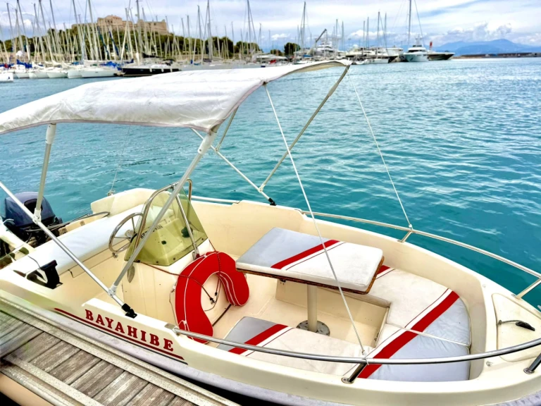 Motorboot mieten in Antibes zum besten Preis