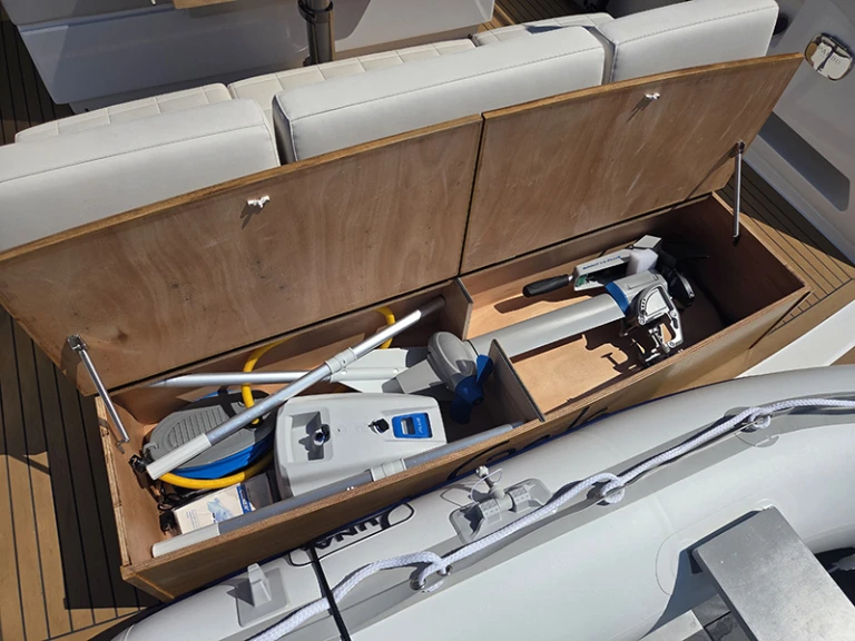 Vermietung Motorboot Pardo Yachts mit Führerschein