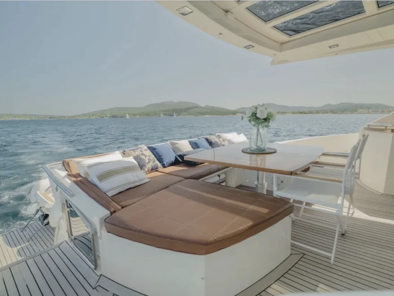 Yacht mit oder ohne Skipper Absolute mieten in Golfe de Saint-Tropez
