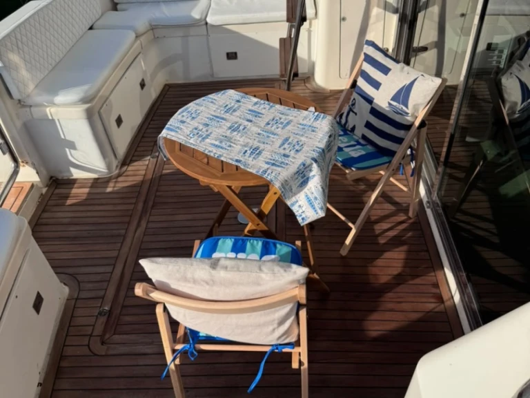 Motorboot mit oder ohne Skipper Ferretti mieten in Rrethi i Vlorës