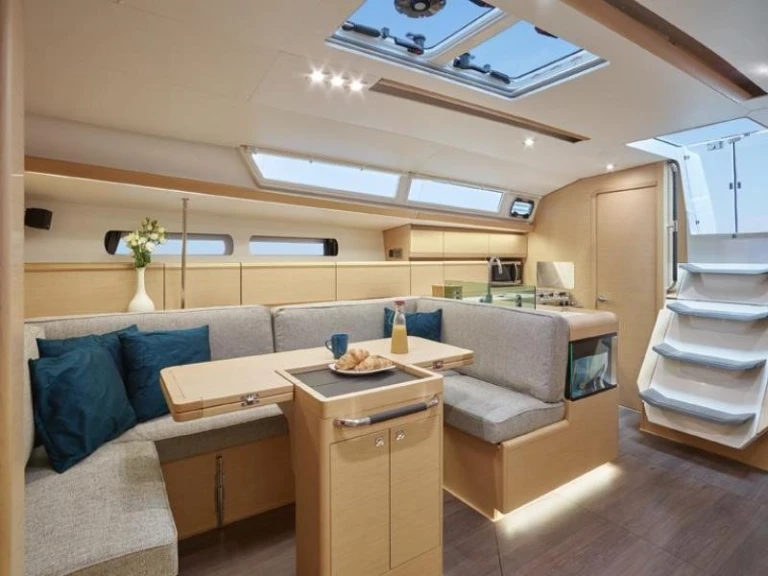 Bootsverleih Jeanneau Sun Odyssey 449 Gouviá Samboat