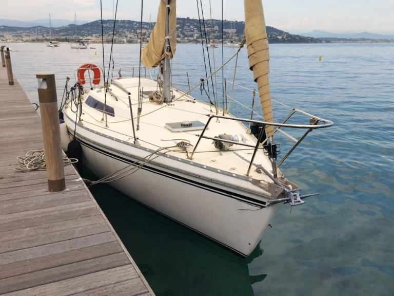 YachtCharter in Cannes - Jeanneau Aquila auf SamBoat
