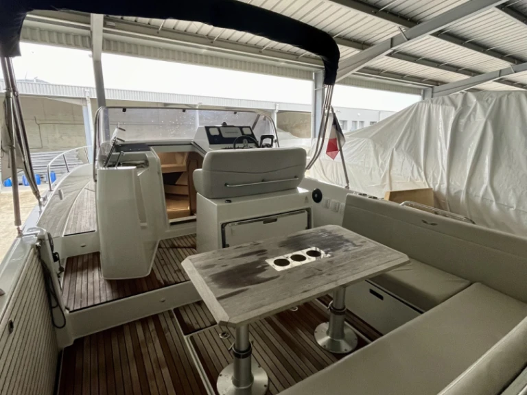 Motorboot mit oder ohne Skipper Bénéteau mieten in Ajaccio