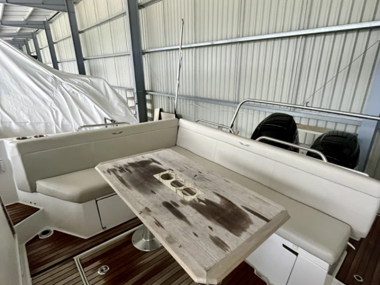 Motorboot mit oder ohne Skipper Bénéteau mieten in Ajaccio