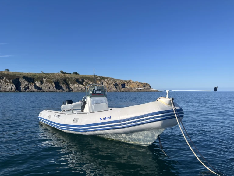 Bootsverleih Bombard Explorer 640 SB Locmaria Samboat