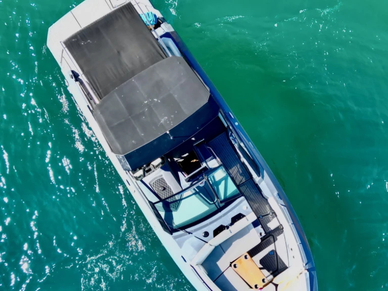 Vermietung Motorboot Cruisers mit Führerschein