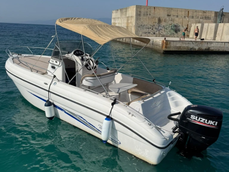 Ein Ranieri Shadow 24 S mieten in Italien