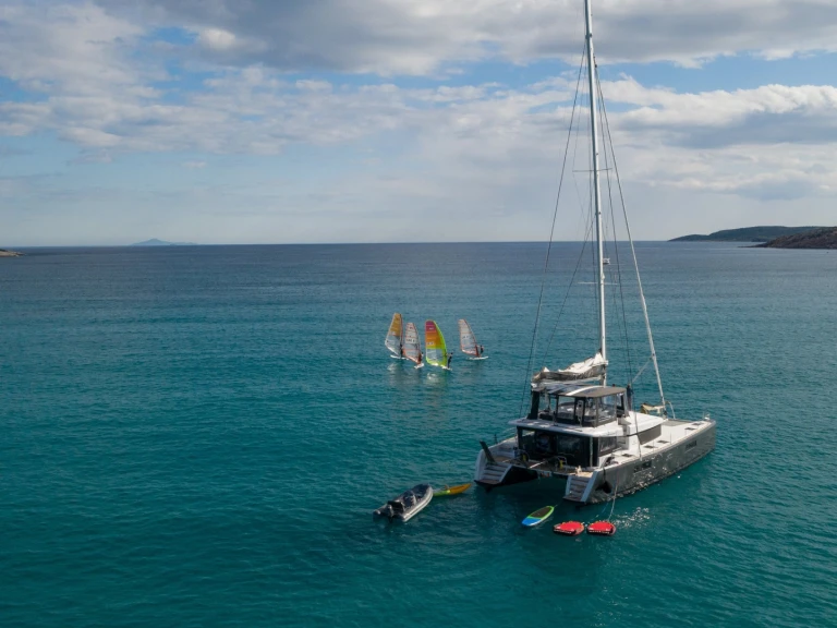 Katamaran mieten in Athens Marina zum besten Preis