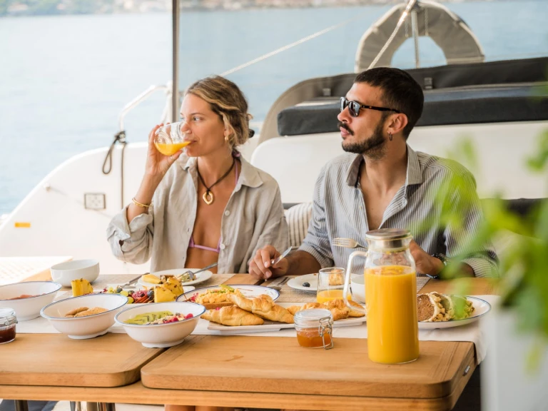 YachtCharter in Athens Marina - Lagoon Lagoon 52 auf SamBoat