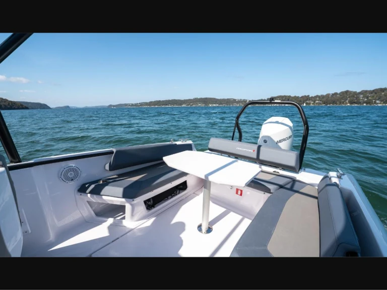YachtCharter in Paris - Axopar 25 cross top auf SamBoat