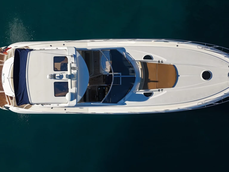 Ein Sunseeker Portofino 53 mieten in Paris