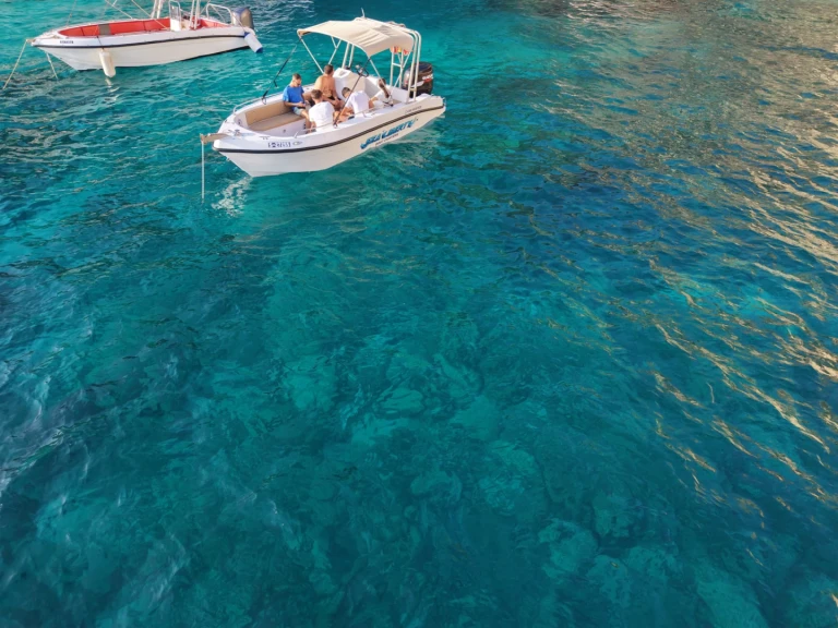 Motorboot mit oder ohne Skipper Buccaneer mieten in Gozo