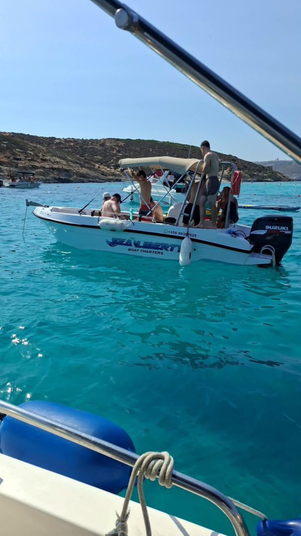 Motorboot mit oder ohne Skipper Buccaneer mieten in Gozo