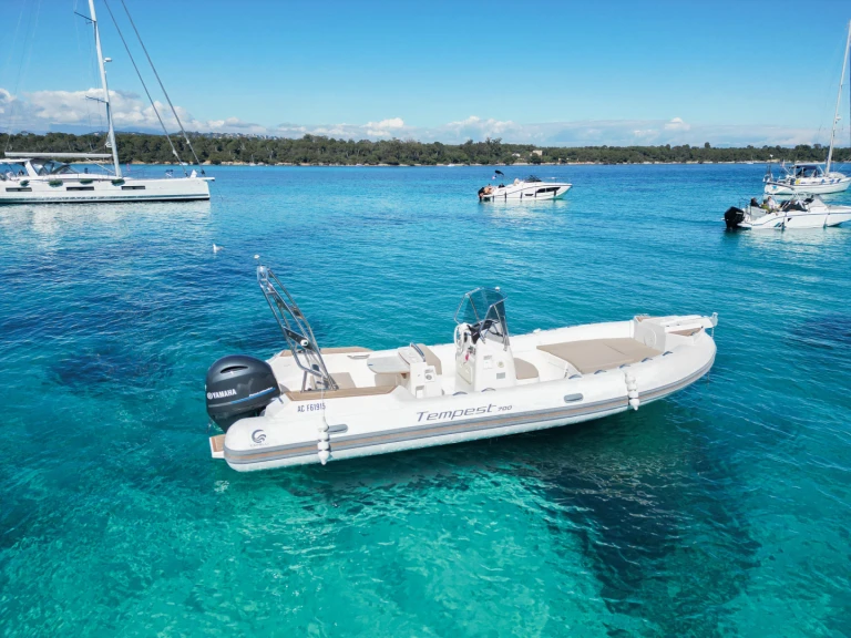 YachtCharter in Mandelieu-la-Napoule - Capelli Tempest 700 auf SamBoat