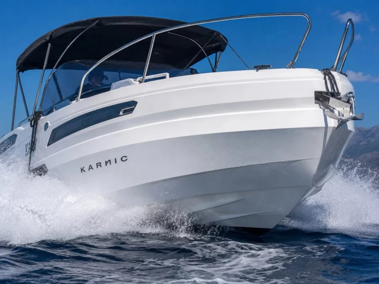 YachtCharter in Porto do Funchal - Karnic R8S auf SamBoat