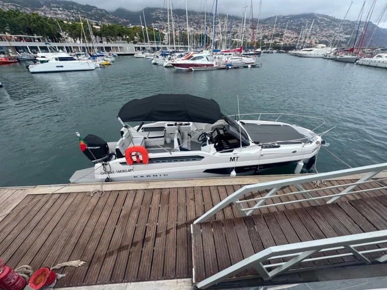 Motorboot mieten in Porto do Funchal - Karnic R8S