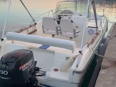 Ein Cap-Ferret 550 Open mieten in Marseille