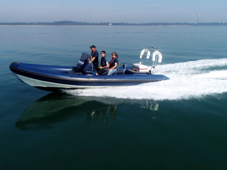 Vermietung Schlauchboot Ballistic mit Führerschein